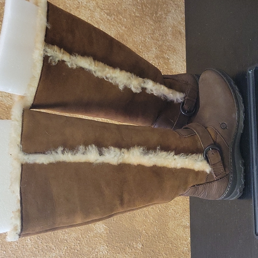 Boots - Picture 2 of 4
